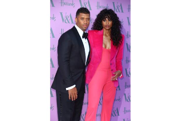 ...Russell Wilson. Der hatte mit Ciara einen Urlaub geplant, sagte ihr aber nicht, wo es hingehen sollte. Stattdessen gab er...