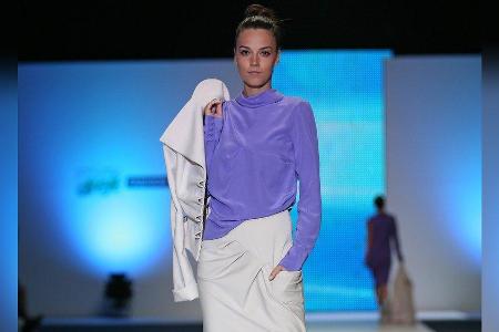 Der sanfte Blauton mit einer rötlich-violetten Nuance ist die Trendfarbe 2022. Der sanfte Blauton mit einer rötlich-violetten Nuance ist die Trendfarbe 2022.