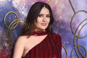 Salma Hayek teilt witziges Urlaubs-Bild 