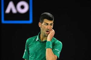Djokovic trainiert - Behörden prüfen Einreise-Angaben