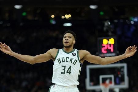 NBA: Antetokounmpo überzeugt im Duell mit Curry NBA: Antetokounmpo überzeugt im Duell mit Curry