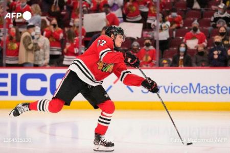 NHL: Talent Reichel feiert erfolgreiches Debüt für Chicago NHL: Talent Reichel feiert erfolgreiches Debüt für Chicago