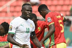 Afrika-Cup: Senegal und Guinea im Achtelfinale - Sensationssieg für Komoren