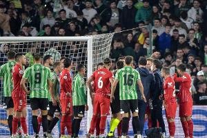 Spanien: Sevilla-Derby nach Fan-Eklat abgebrochen