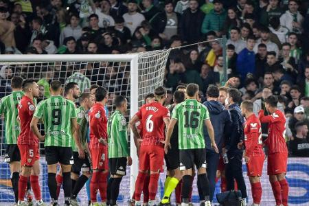Spanien: Betis entscheidet fortgesetztes Sevilla-Derby für sich Spanien: Betis entscheidet fortgesetztes Sevilla-Derby für sich