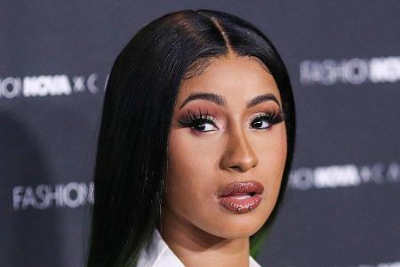 Cardi B könnte sich schon bald mit Gesichtstattoo zeigen.