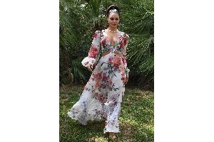 Vanessa Hudgens zeigt freizügiges Cover-Shooting 