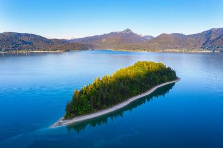 Insel Sassau, Walchensee, bei Kochel am See, Drohnenaufnahme