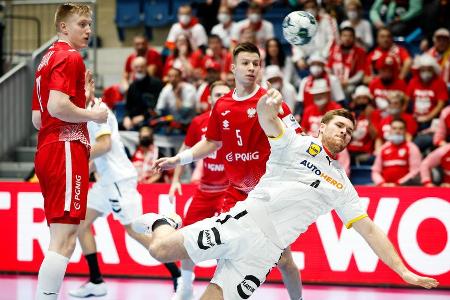 Zum Abschluss der Vorrunde bei der Handball-EM fährt Deutschland einen souveränen 30:23-Sieg gegen Polen ein und nimmt damit... Zum Abschluss der Vorrunde bei der Handball-EM fährt Deutschland einen souveränen 30:23-Sieg gegen Polen ein und nimmt damit...