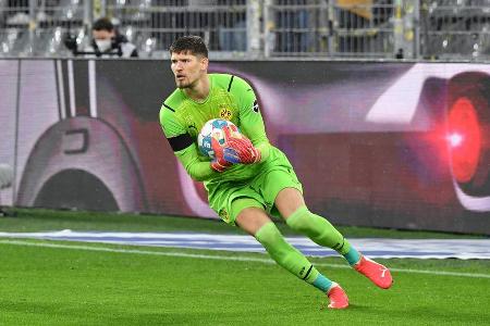 Der Schlussmann kam vor der Saison vom VfB Stuttgart und ist die unangefochtene Nummer eins. Er wird auch in der nächsten Sp...