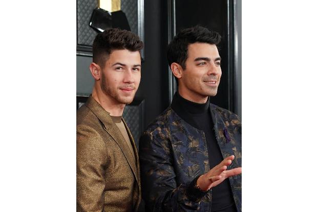 Die Brüder Nick und Joe Jones ließen sich 2016 vor den Video Music Awards gemeinsam auf der Haut des jeweils anderen verewig...