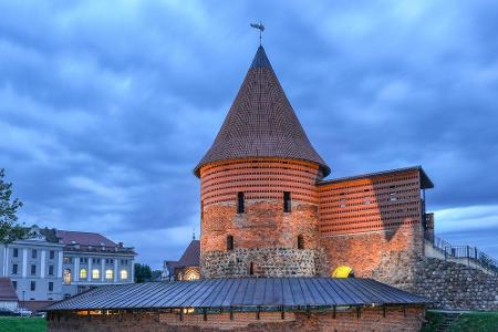 Wunderschön ist die Burg Kaunas, welche zu den ältesten des Landes gehört. Das alte Gemäuer wurde dort errichtet, wo die Flü...