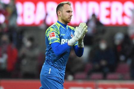 Erwischte einen bitteren Start in die Partie, da er bei den ersten beiden Schüssen auf sein Tor direkt machtlos war. Hielt s...