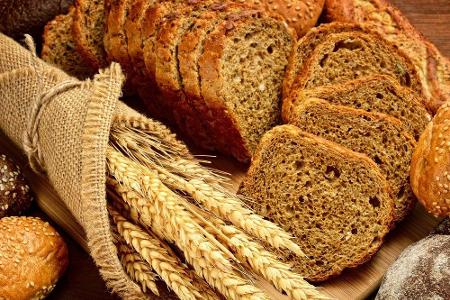 Vollkornprodukte machen schlank. Nein! Die gesunde Alternative hat nicht weniger Kalorien und oft sogar mehr Fett. Der einzi...