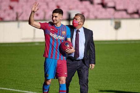 Die ganz großen Knaller-Transfers lassen in der bisherigen Winter-Wechselperiode noch auf sich warten. Den teuersten Deal zu...