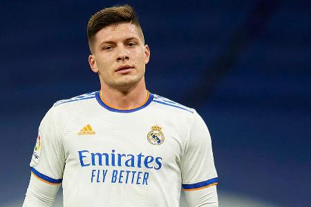 Der Schritt von Eintracht Frankfurt zu Real Madrid war für Luka Jovic wohl zu groß. Der serbische Nationalspieler fasst bei ...