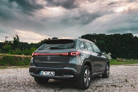 Auch der EQA 250 von Mercedes schneidet mit einer 1,9 ab. Der Basispreis des kleinsten Benz-Stromers liegt bei 48.000 Euro.