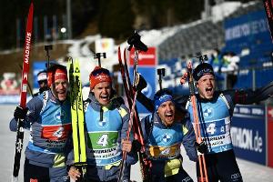 Biathlon: Deutsche Ersatz-Staffel auf Rang drei - Norwegen siegt