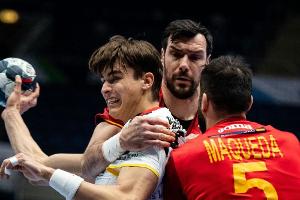 Titelverteidiger Spanien zu stark: Erster Dämpfer für DHB-Team