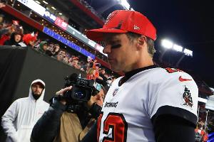NFL: Brady-Zukunft nach dramatischem Aus offen - Chiefs mit Spektakel weiter