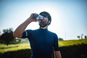 Erste Hilfe gegen Hitze: Die besten Tipps für ein "cooles" E-Bike