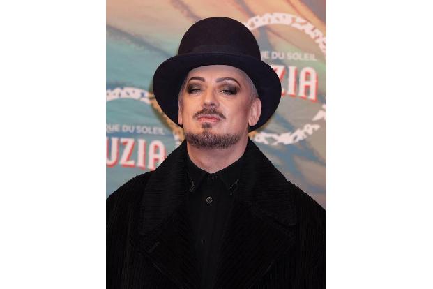 Auch Boy George trauert. Er kondolierte der Familie des Verstorbenen und erinnerte sich daran, dass Meat Loaf ihn einst in e...