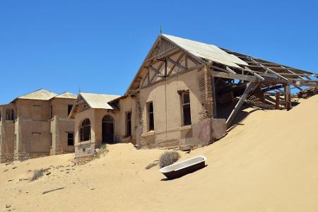 Es war ein zufälliger Diamantenfund, der 400 Menschen dazu veranlasste, im Jahr 1905 Kolmanskop zu gründen. Auf der Jagd nac...