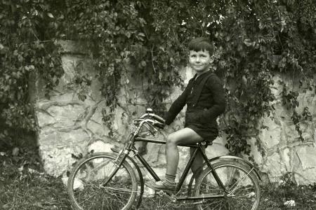 Kindheit früher Radfahren ohne Helm