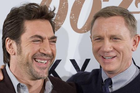 Javier Bardem hüpfte für Daniel Craig als Bond-Girl aus der Torte