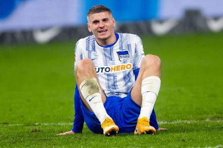 Leistete sich am Ball wiederholt Wackler und verteilte so Einladungen an die Bayern. Im direkten Zweikampf unterlief ihm gegen Tolisso vor dem 0:1 zudem der entscheidende Fehler (25.). War auch danach allzu oft darauf angewiesen, dass Boyata seine Nachlässigkeiten ausbügelte.