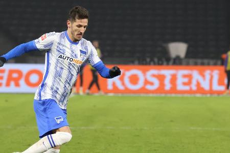 Ging mit dem Leder forsch zu Werke und setzte im Vorwärtsgang zu Dribblings an. Knüpfte aber kaum einmal zwei gelungene Aktionen aneinander. Torgefahr strahlte der Joker nicht aus.