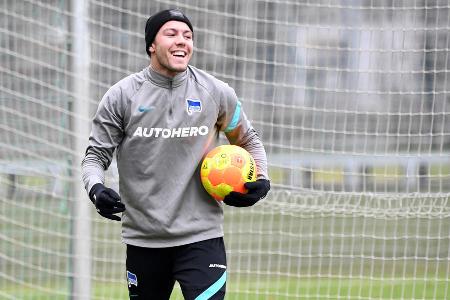 Feierte sein Bundesligadebüt. Sorgte auf der linken Seite kurzzeitig für frischen Wind und verwickelte Gnabry in energische Laufduelle. Baute nach gutem Beginn aber stark ab und ließ Gnabry vor dem vierten Gegentor unbedrängt laufen.