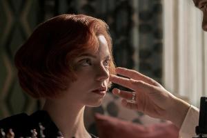 Ist "Das Damengambit" sexistisch? Netflix muss sich Klage stellen