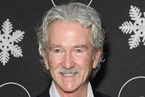 "Dallas"-Star Patrick Duffy und Freundin verliebten sich über Zoom