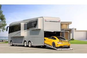 Luxusliner mit Platz für Sportwagen
