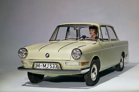 BMW 700