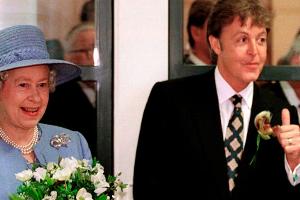 Paul McCartney: "Für uns war die Queen ein Babe"