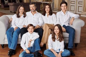 Neues Familienbild: Dänische Royals strahlen in Weiß