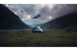 Editions-Campingbus mit Aufstelldach