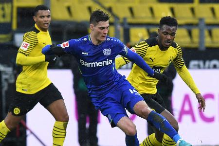 Am Sonntagnachmittag empfing Borussia Dortmund Tabellennachbarn Bayer Leverkusen zum Spitzenspiel. In einer denkwürdigen Partie zeigten die Gäste dem BVB die Grenzen auf und gewannen verdient mit 5:2. Alle Akteure in der Einzelkritik: Am Sonntagnachmittag empfing Borussia Dortmund Tabellennachbarn Bayer Leverkusen zum Spitzenspiel. In einer denkwürdigen Partie zeigten die Gäste dem BVB die Grenzen auf und gewannen verdient mit 5:2. Alle Akteure in der Einzelkritik: