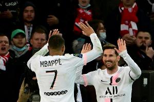 Paris weiter klar auf Titelkurs