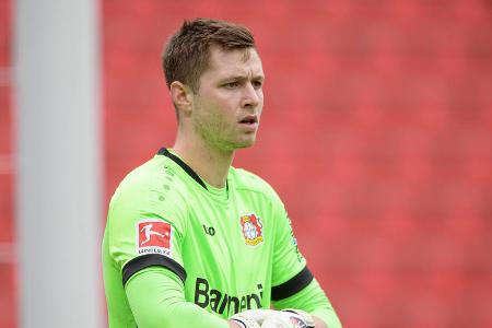 Rückte kurzfristig für den an COVID erkrankten Hrádecky ins Tor und kam so zu seinem fünften Bundesligaspiel. Konnte zumindest beim ersten Gegentor wenig ausrichten. Leistete nach der Pause bei Distanzschüssen jedoch noch mehrfach wackelige Taten. Gegen Reyna derweil mit einer starken Parade (80.).