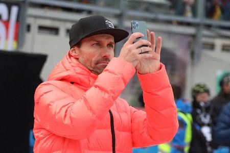 Vor etwas mehr als 20 Jahren schrieb der Wahl-Schwarzwälder Sportgeschichte. Als erster Skispringer überhaupt gewann Hannawald alle vier Springen der deutsch-österreichischen Vierschanzentournee und krönte kurze Zeit später den erfolgreichsten Winter seiner Karriere mit Mannschafts-Gold bei Olympia 2002 in Salt Lake City. In diesem Jahr wurde der mittlerweile 47-Jährige auch zu Deutschlands Sportler des Jahres gewählt.