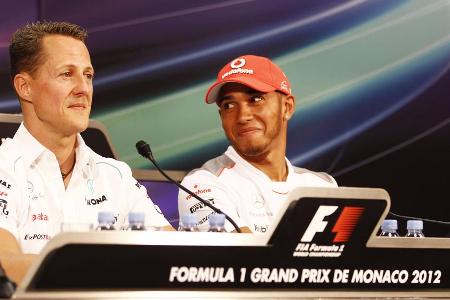 Lewis Hamilton schickt sich in der Saison 2022 erneut an, seinen achten WM-Titel in der Formel 1 einzufahren. Damit würde der Brite F1-Legende Michael Schumacher überholen, der sich sieben Mal die Krone in der Königsklasse des Motorsports aufsetzte. Doch nicht nur diese Bestmarke könnte der Mercedes-Pilot knacken. Lewis Hamilton schickt sich in der Saison 2022 erneut an, seinen achten WM-Titel in der Formel 1 einzufahren. Damit würde der Brite F1-Legende Michael Schumacher überholen, der sich sieben Mal die Krone in der Königsklasse des Motorsports aufsetzte. Doch nicht nur diese Bestmarke könnte der Mercedes-Pilot knacken.