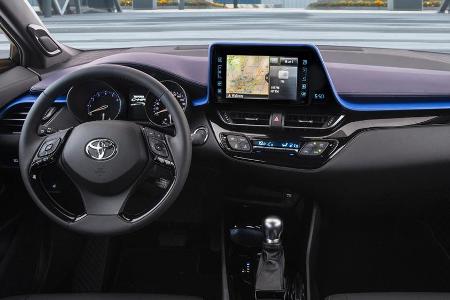 Gelungenes, fahrerorientierte Cockpit
