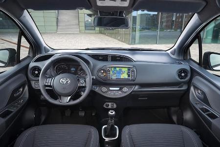 Premium-Anmutung mit Multifunktionslenkrad im Innenraum