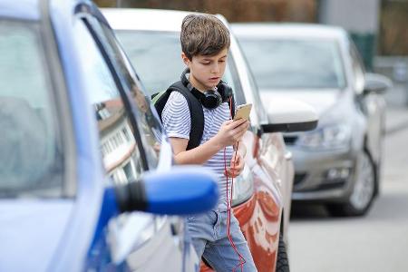 Unachtsamkeit im Straßenverkehr kann tödlich enden. Deshalb: Finger weg vom Handy