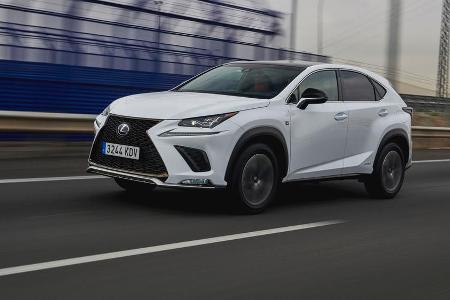 Der neue Lexus NX 300h mit markantem Kühlergrill