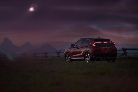 Ein Bild für die Ewigkeit: Mitsubishi Eclipse im Moment der Sonnenfinsternis