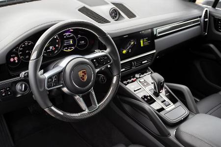 Das gewohnt sportlich Cockpit des Cayenne
